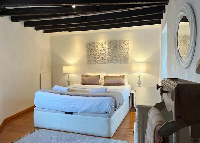 Very Charming Apartment Overlooking S Jorge Castel